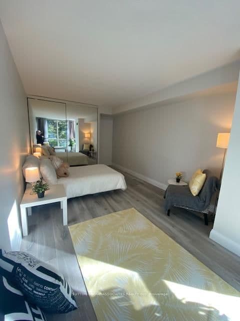 95 Prince Arthur Avenue, Unit 327 thumbnail 15