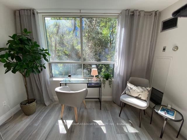 95 Prince Arthur Avenue, Unit 327 thumbnail 18