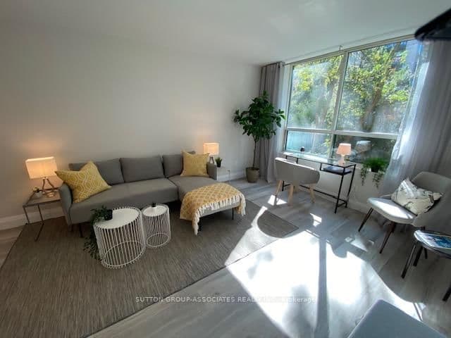 95 Prince Arthur Avenue, Unit 327 thumbnail 2