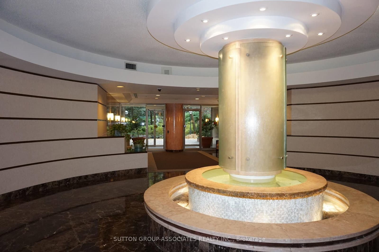 95 Prince Arthur Avenue, Unit 327 thumbnail 21