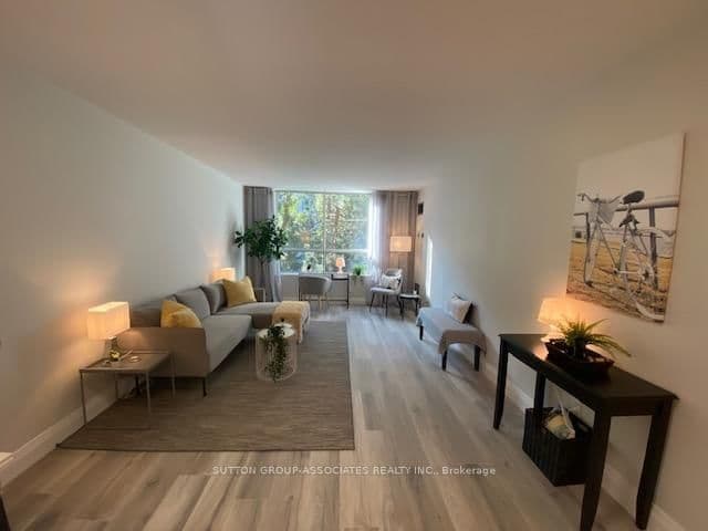 95 Prince Arthur Avenue, Unit 327 thumbnail 3