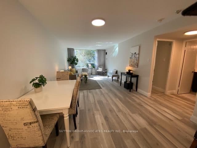 95 Prince Arthur Avenue, Unit 327 thumbnail 4