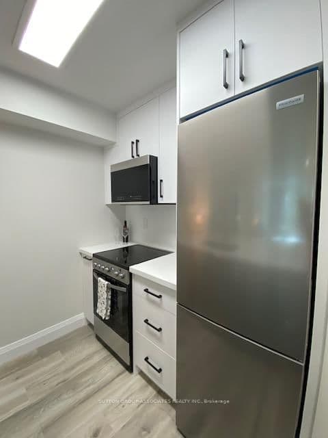 95 Prince Arthur Avenue, Unit 327 thumbnail 8