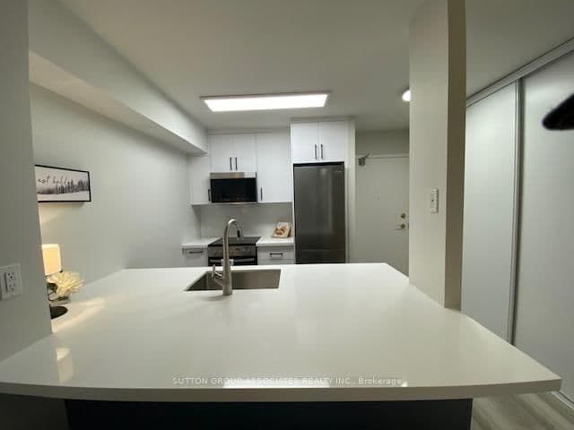 95 Prince Arthur Avenue, Unit 327 thumbnail 9