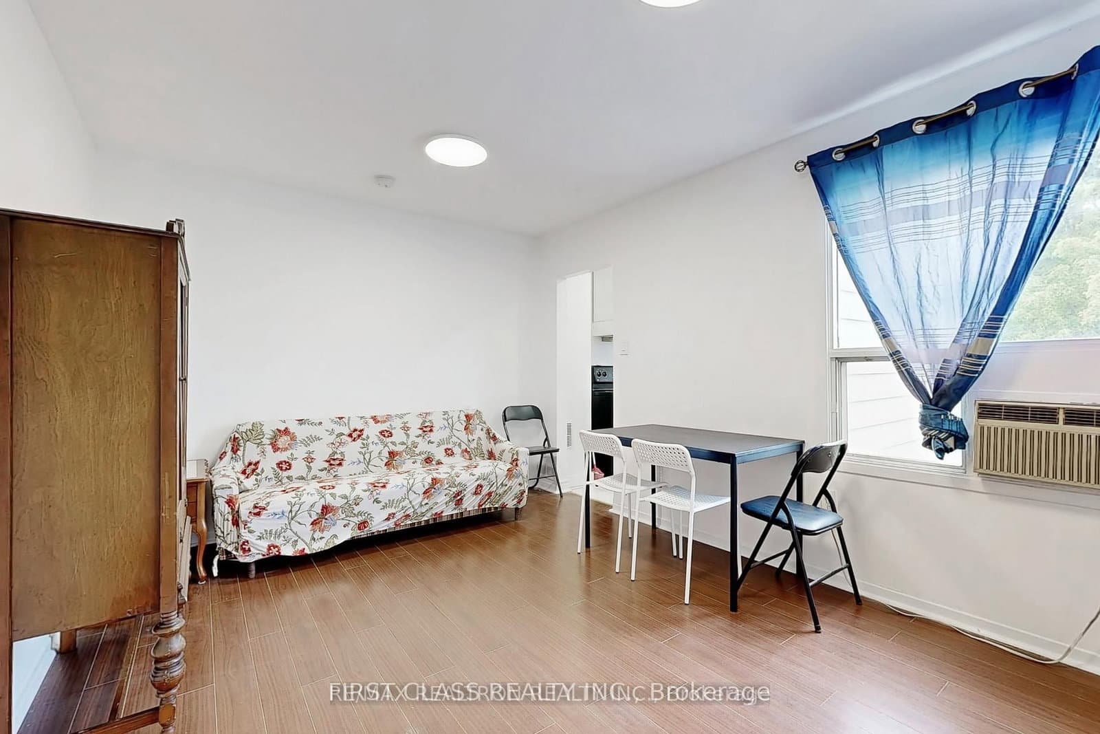 97 Bude Street, Unit 2nd Floor thumbnail 2