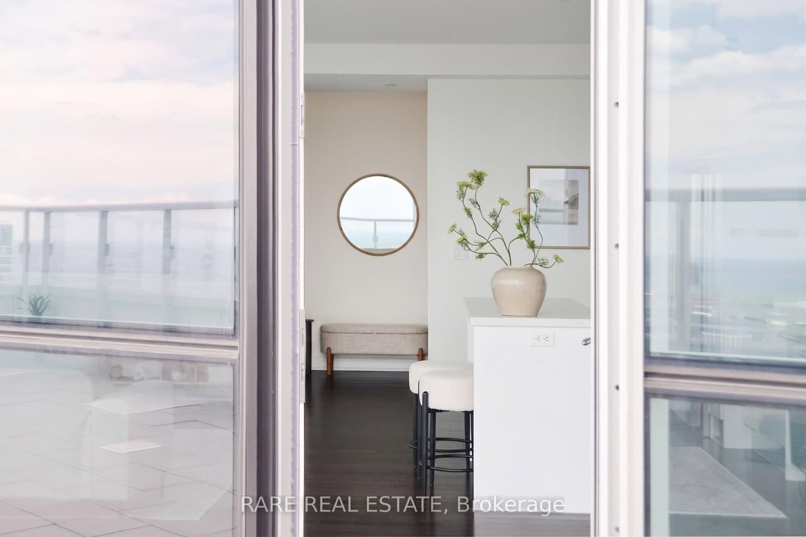 388 Yonge Street, Unit 5907 thumbnail 17