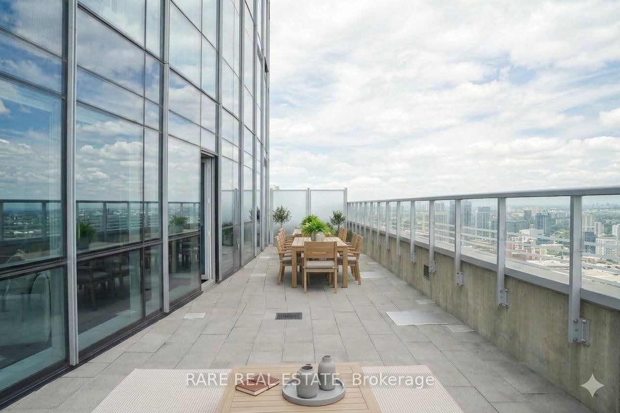 388 Yonge Street, Unit 5907 thumbnail 4