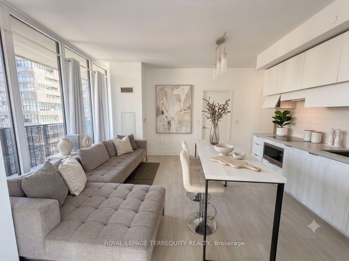 8 Eglinton Avenue E, Unit 505