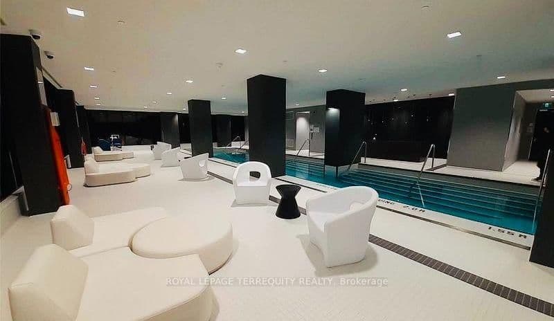 8 Eglinton Avenue E, Unit 505 thumbnail 11