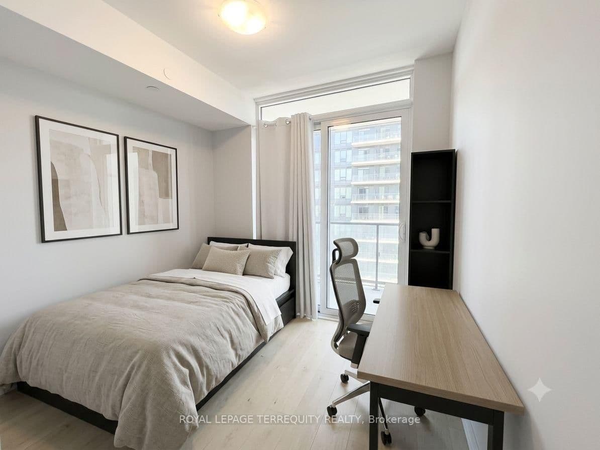 8 Eglinton Avenue E, Unit 505 thumbnail 7