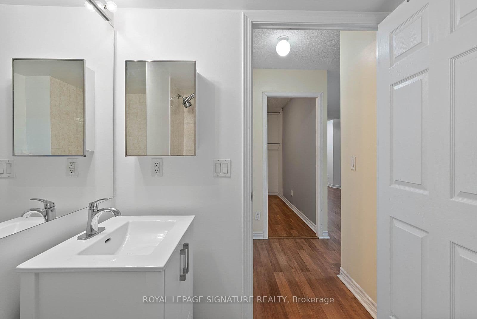 19 Grand Trunk Crescent, Unit 801 thumbnail 17