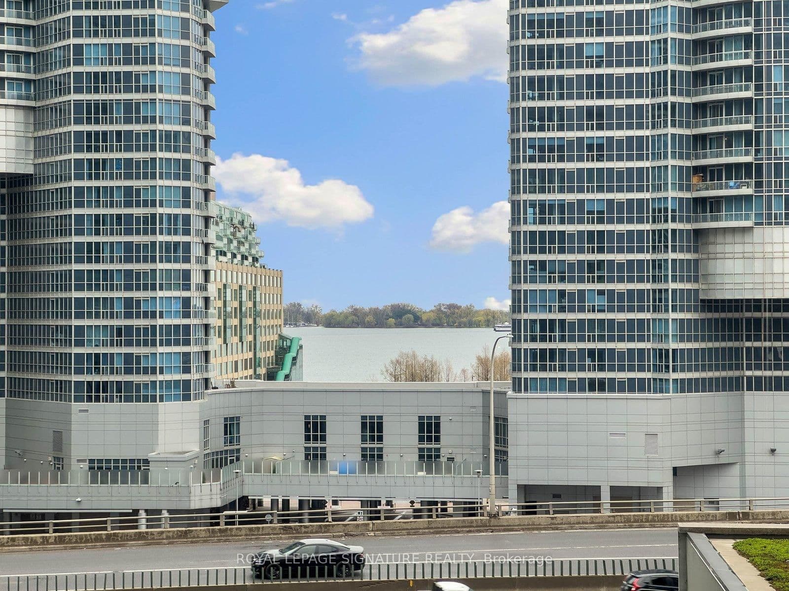 19 Grand Trunk Crescent, Unit 801 thumbnail 23