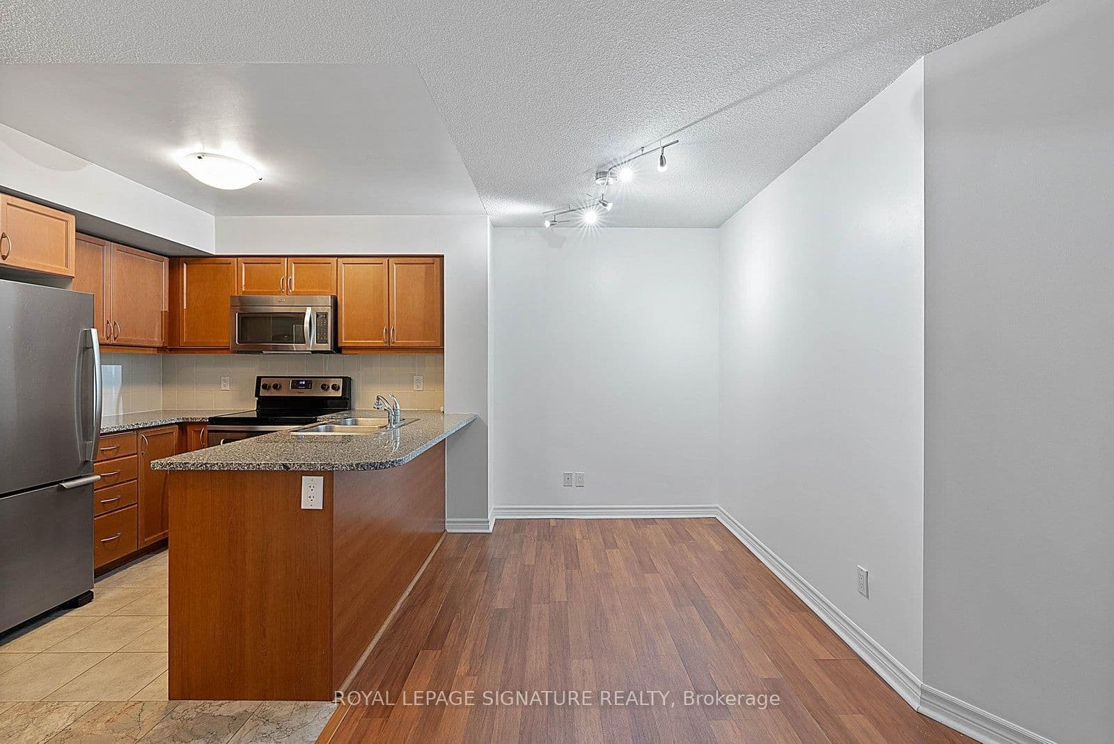 19 Grand Trunk Crescent, Unit 801 thumbnail 7