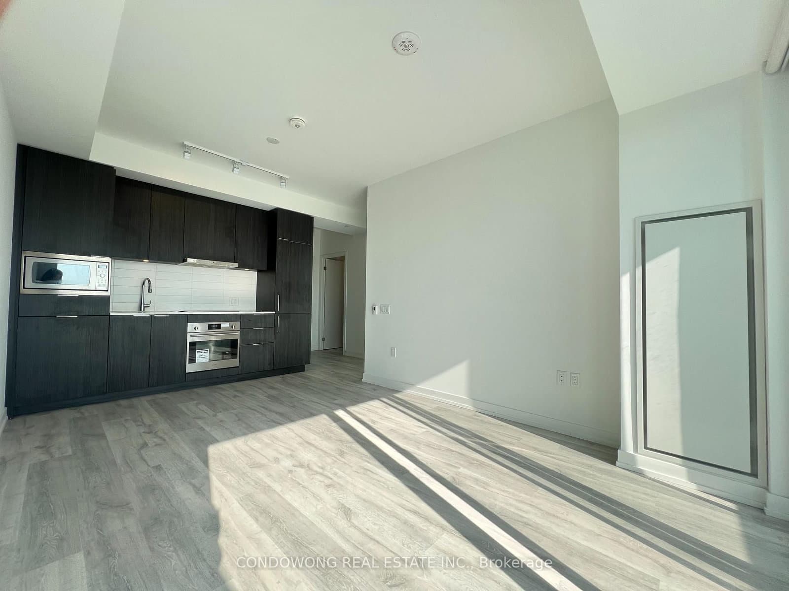 8 Olympic Garden Drive, Unit S2407 thumbnail 4