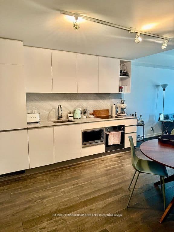 377 Madison Avenue, Unit 510 thumbnail 22