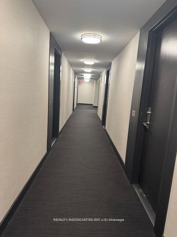 377 Madison Avenue, Unit 510 thumbnail 4