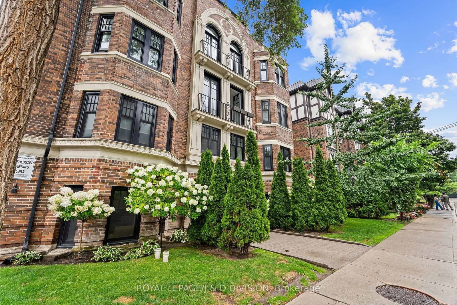 314 Lonsdale Road, Unit 4 - Image 1
