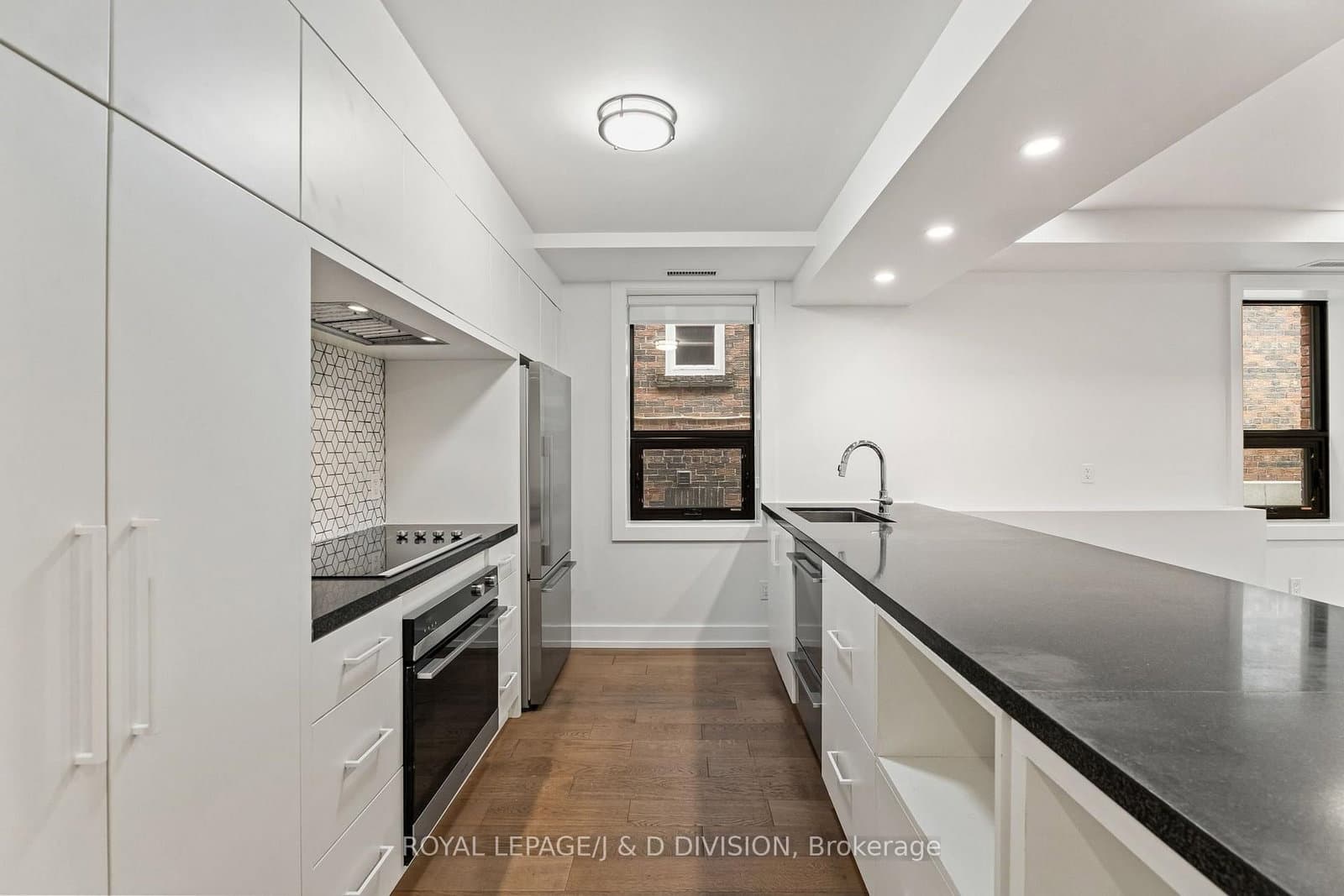 314 Lonsdale Road, Unit 4 thumbnail 12