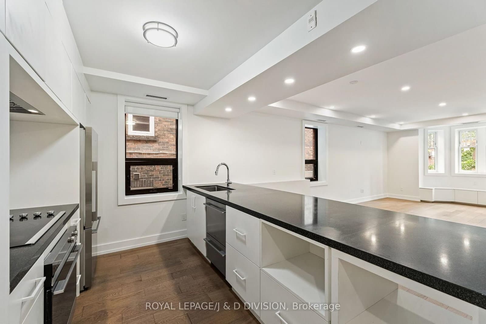 314 Lonsdale Road, Unit 4 thumbnail 13