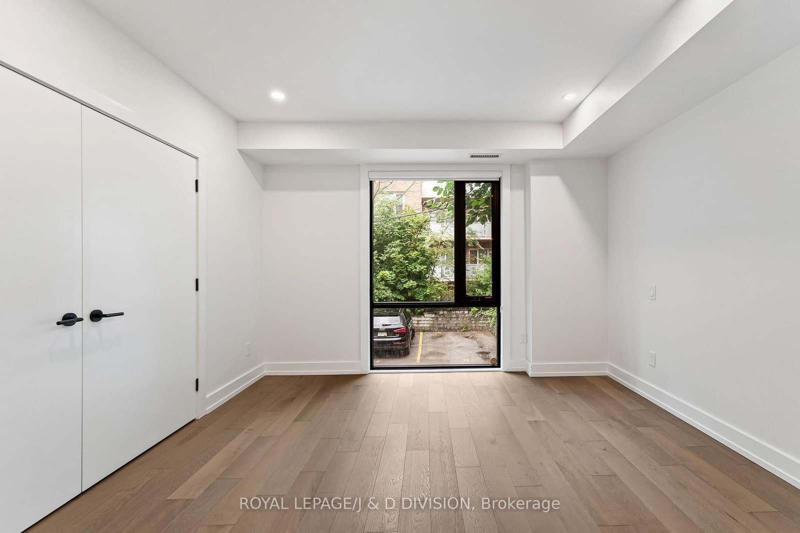 314 Lonsdale Road, Unit 4 thumbnail 17
