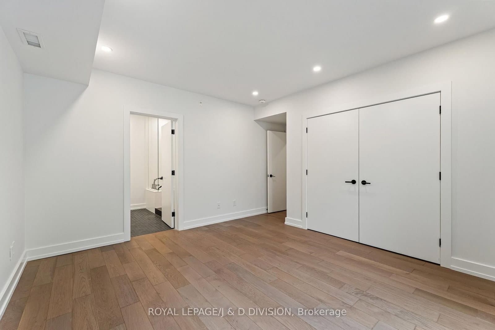 314 Lonsdale Road, Unit 4 thumbnail 19