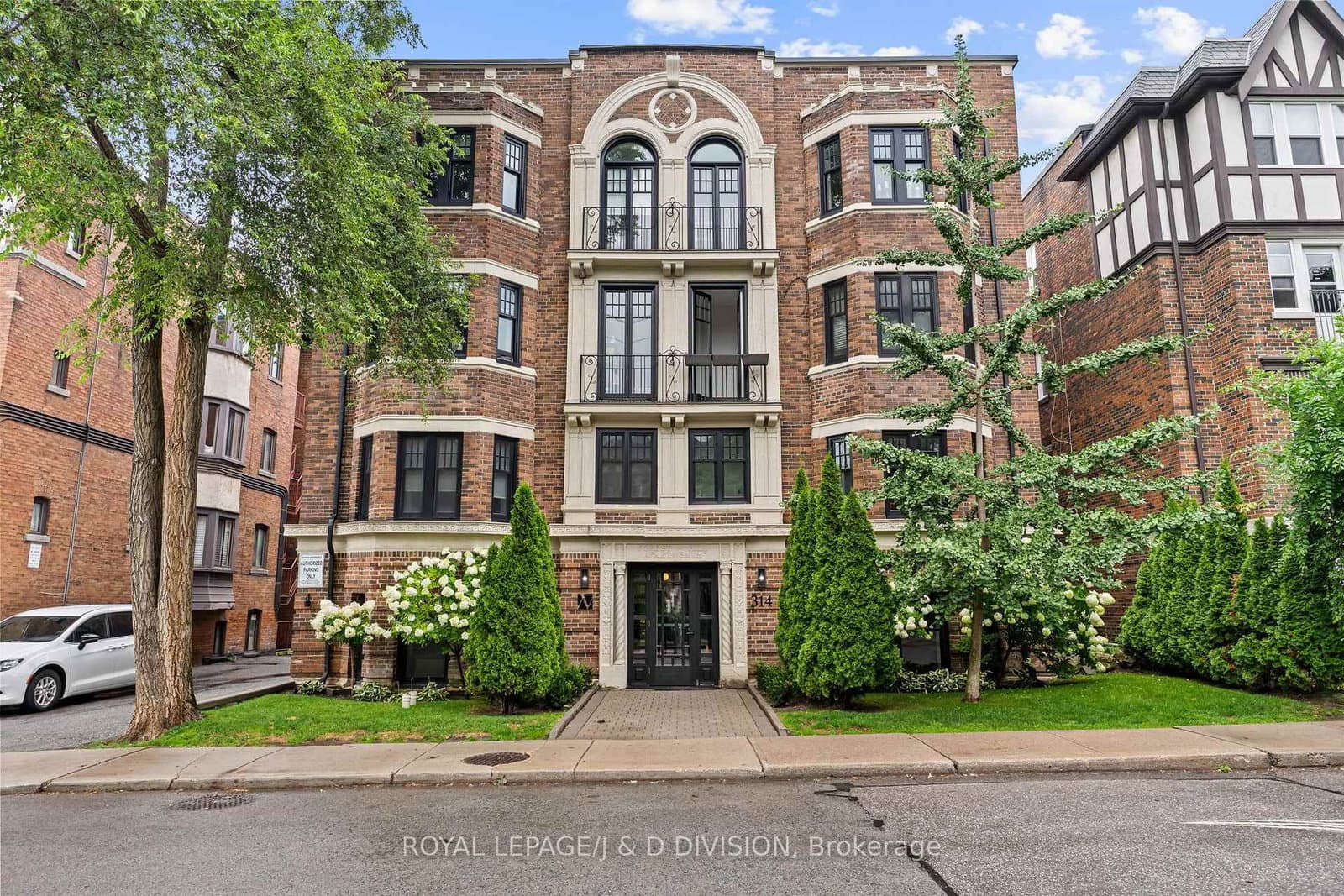 314 Lonsdale Road, Unit 4 thumbnail 2