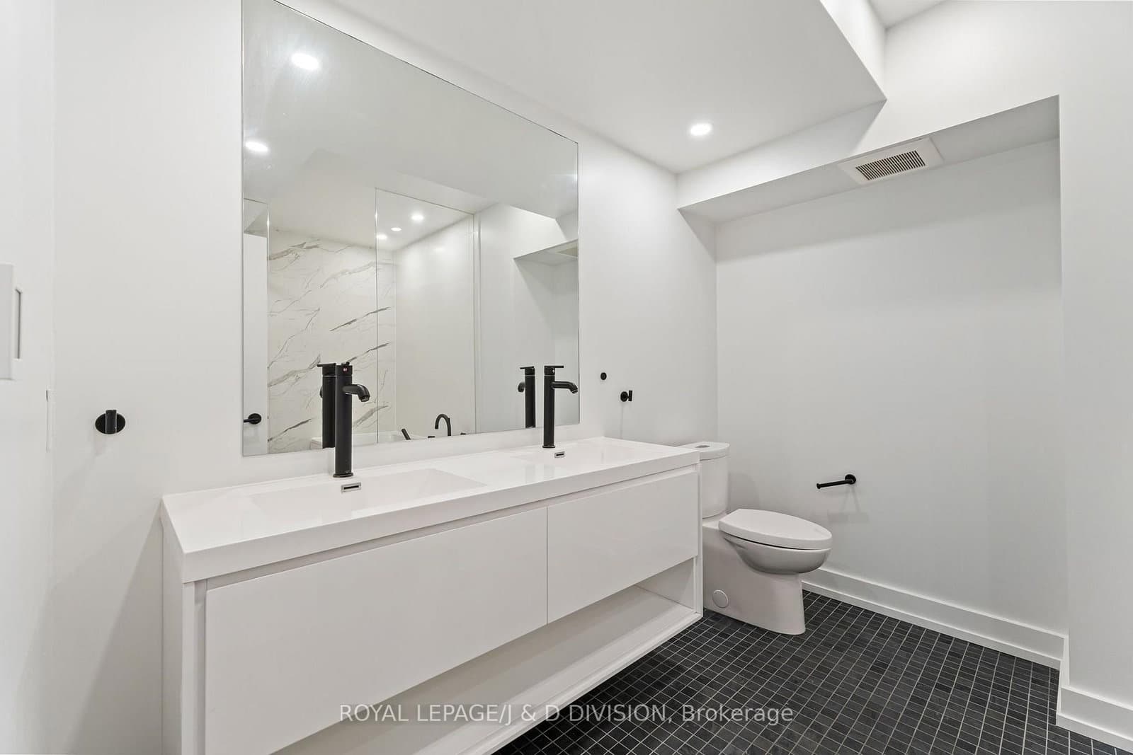 314 Lonsdale Road, Unit 4 thumbnail 20