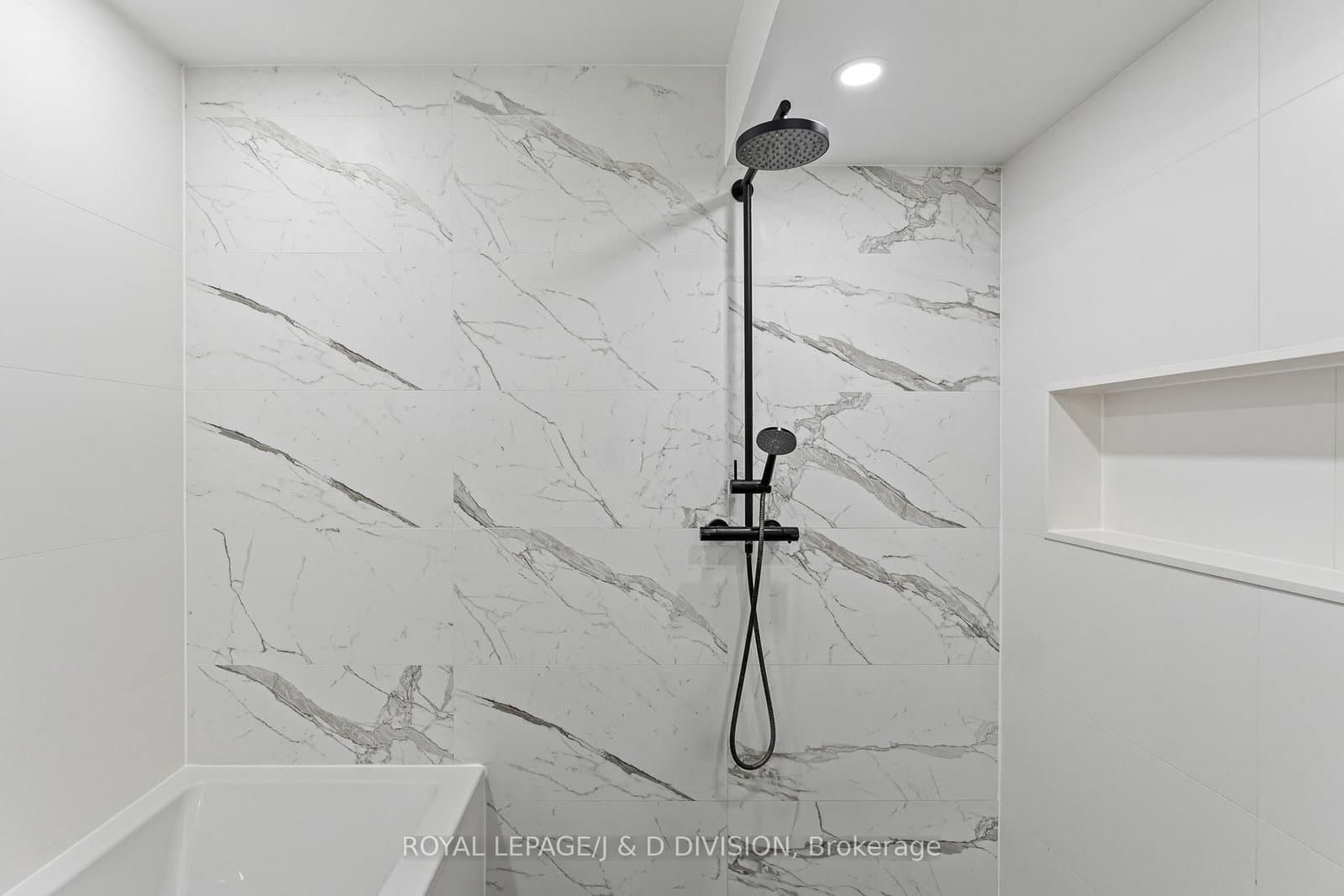 314 Lonsdale Road, Unit 4 thumbnail 22