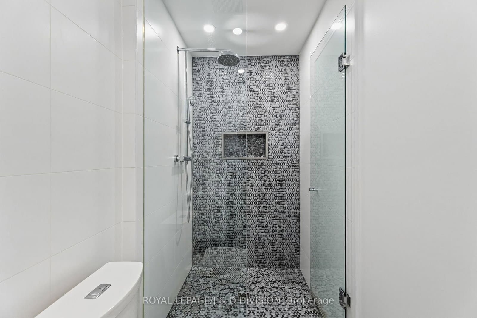 314 Lonsdale Road, Unit 4 thumbnail 27