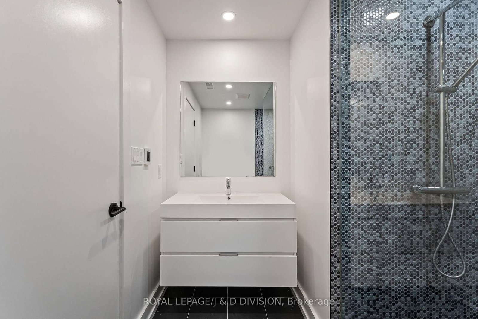 314 Lonsdale Road, Unit 4 thumbnail 36