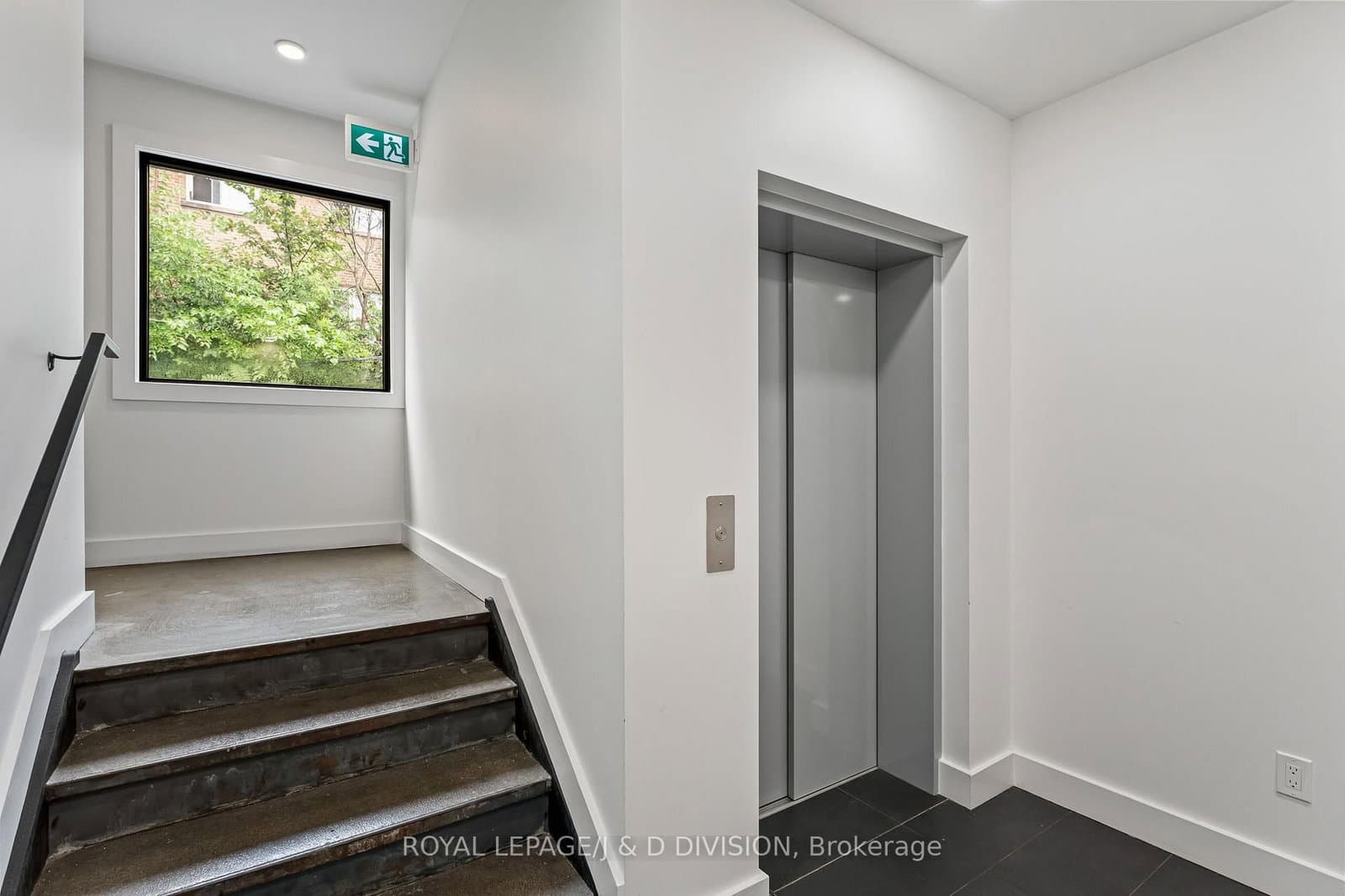 314 Lonsdale Road, Unit 4 thumbnail 38