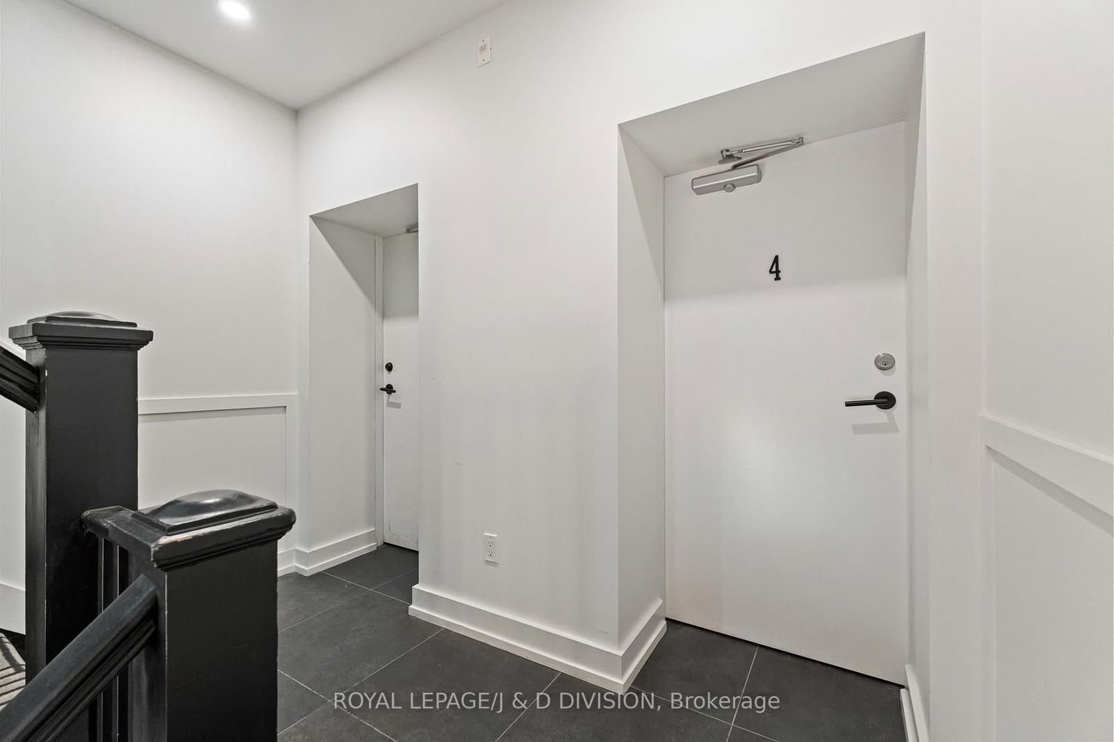 314 Lonsdale Road, Unit 4 thumbnail 4