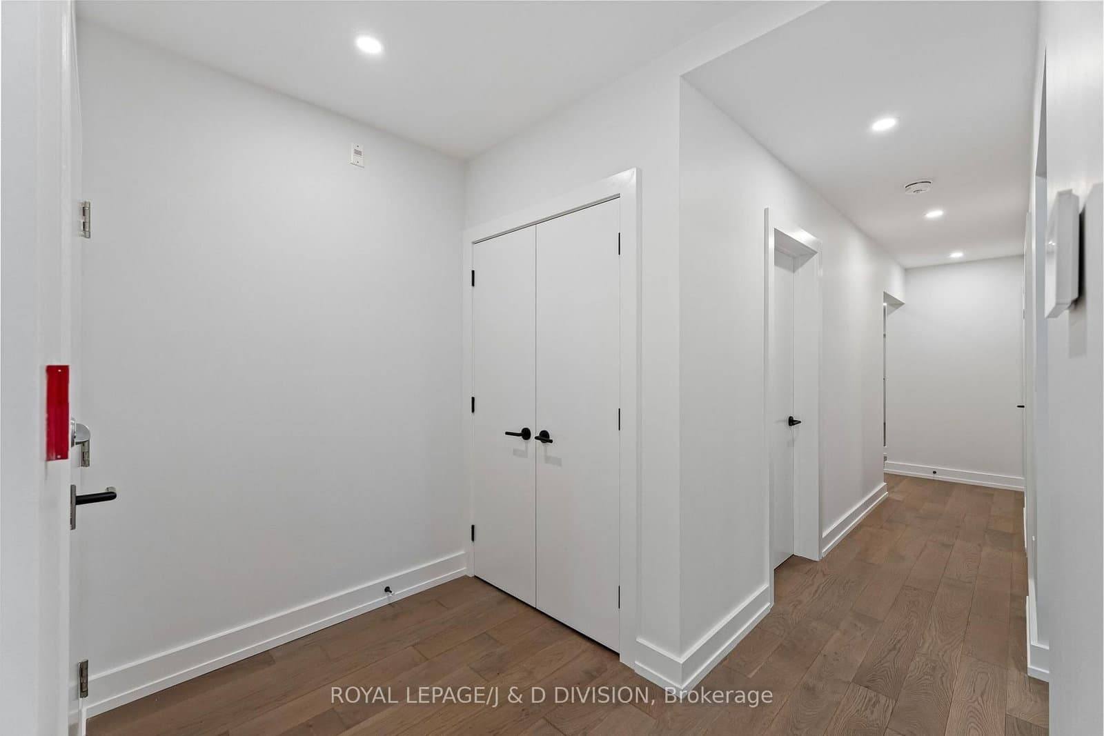 314 Lonsdale Road, Unit 4 thumbnail 5