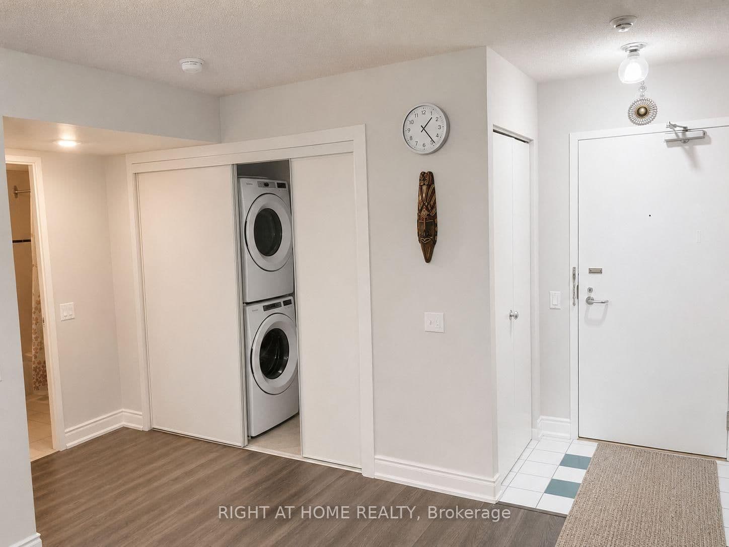 21 Overlea Boulevard, Unit 1202 thumbnail 4
