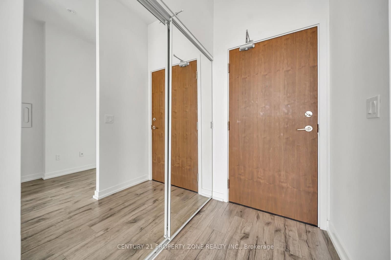115 Mcmahon Drive, Unit Ph09 thumbnail 14