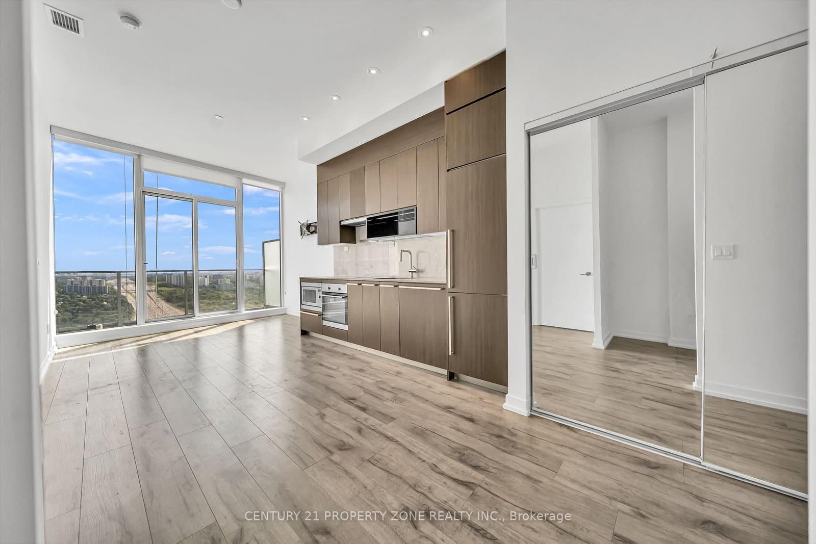 115 Mcmahon Drive, Unit Ph09 thumbnail 19