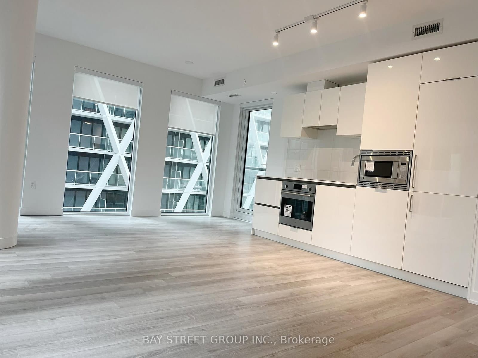 238 Simcoe Street, Unit 1904 thumbnail 6