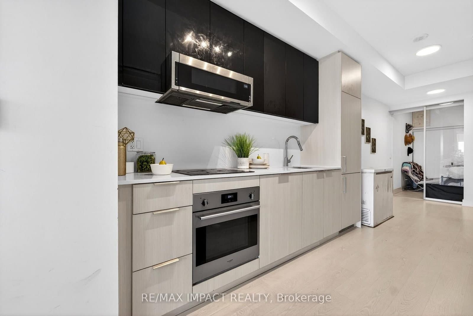 308 Jarvis Street, Unit 813 thumbnail 16