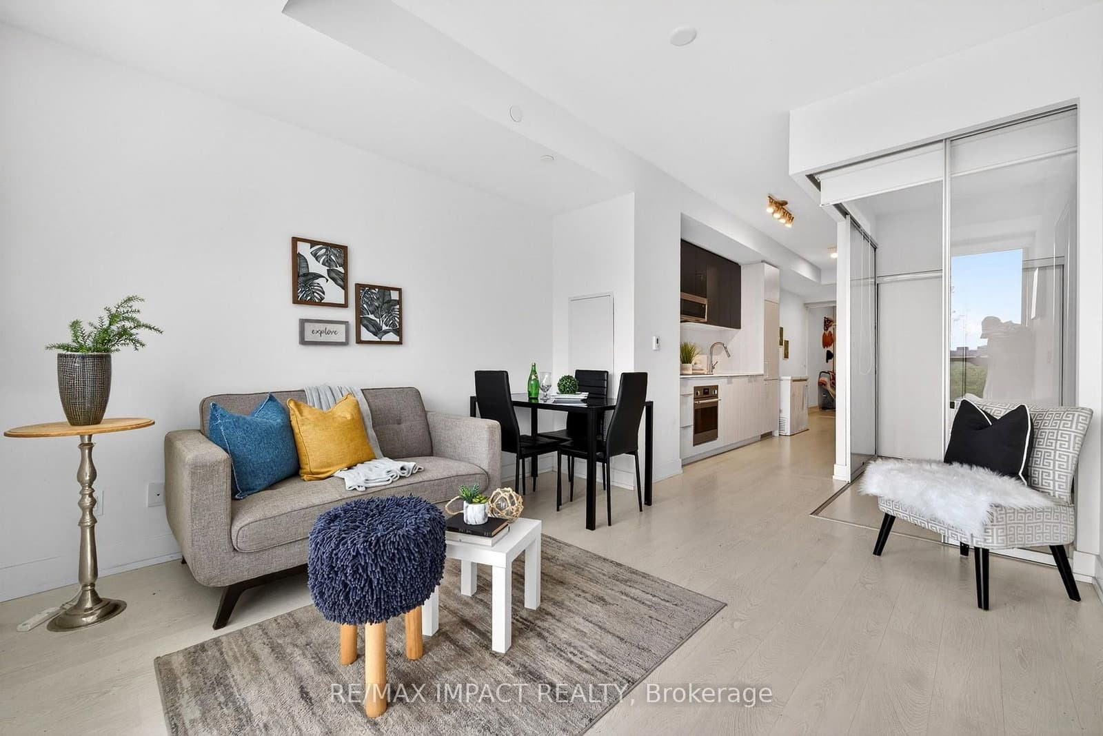 308 Jarvis Street, Unit 813 thumbnail 18