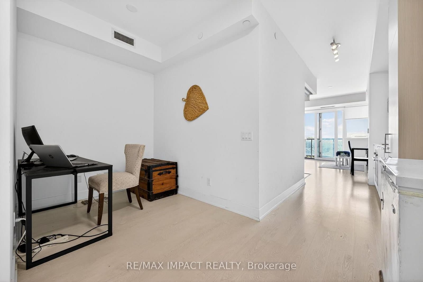308 Jarvis Street, Unit 813 thumbnail 20