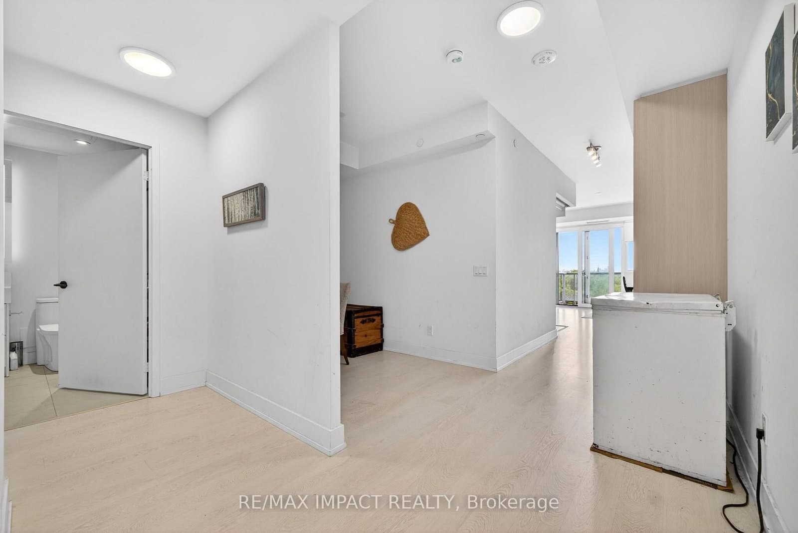 308 Jarvis Street, Unit 813 thumbnail 22