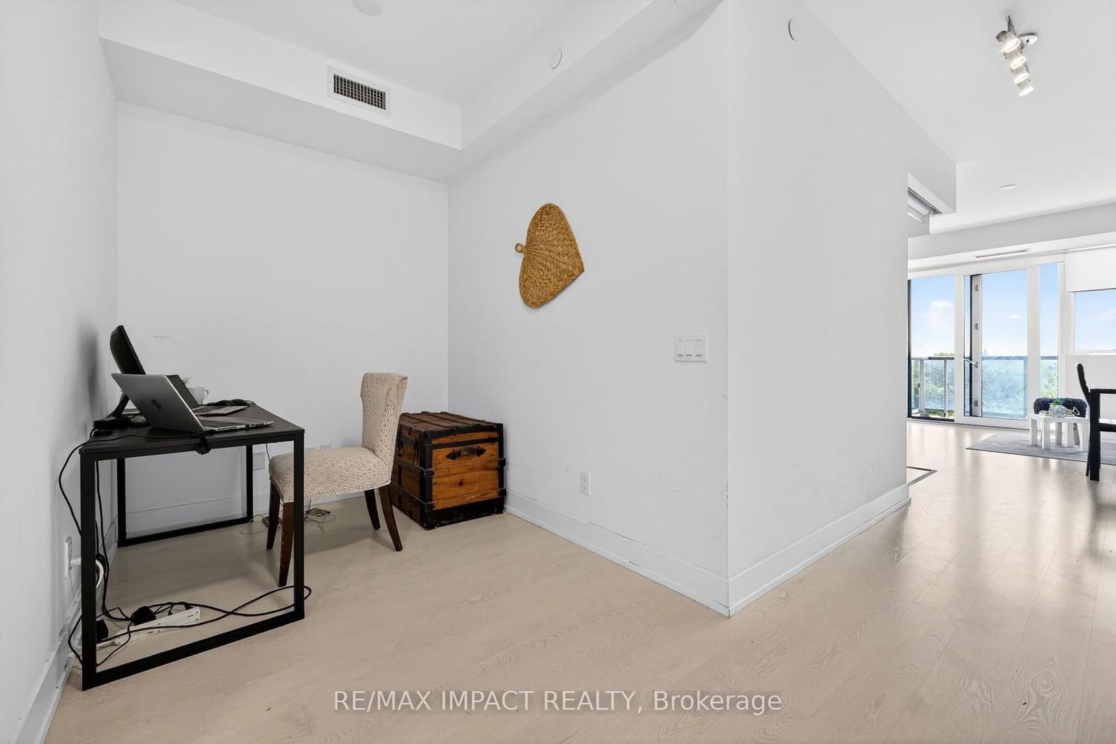 308 Jarvis Street, Unit 813 thumbnail 24