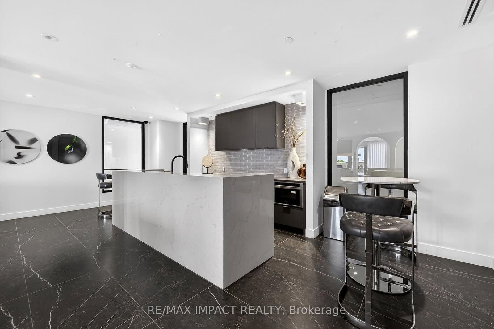 308 Jarvis Street, Unit 813 thumbnail 34