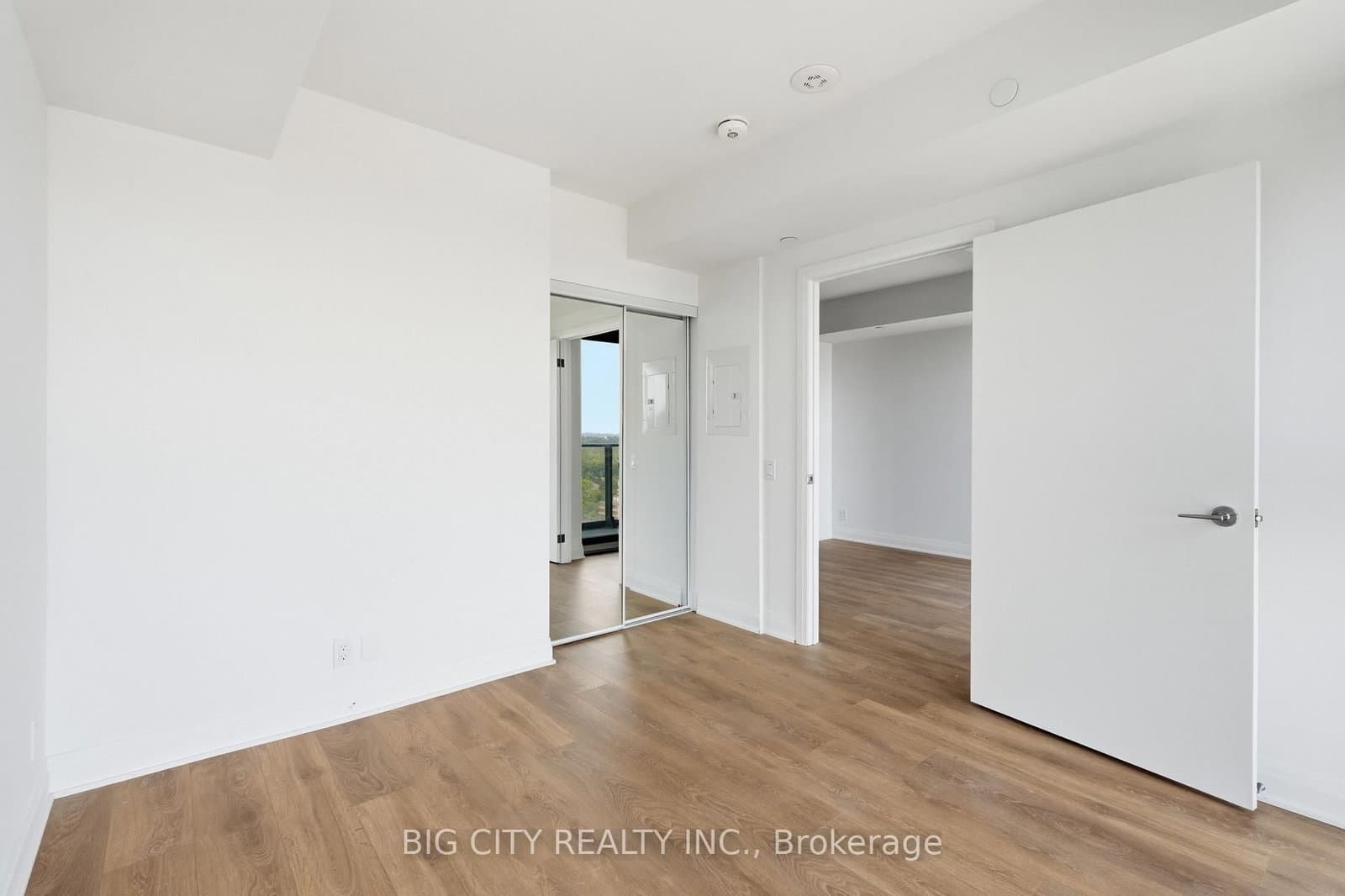25 Frederick Todd Way, Unit 1609 thumbnail 15