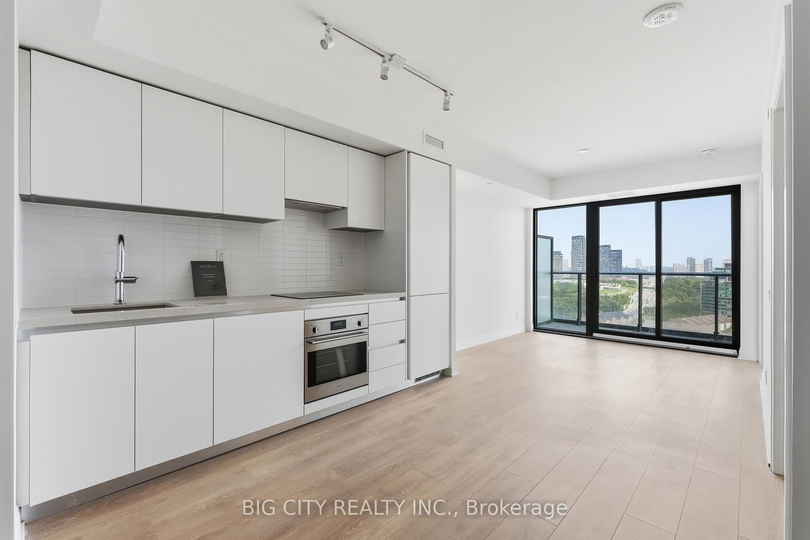 25 Frederick Todd Way, Unit 1609 thumbnail 2