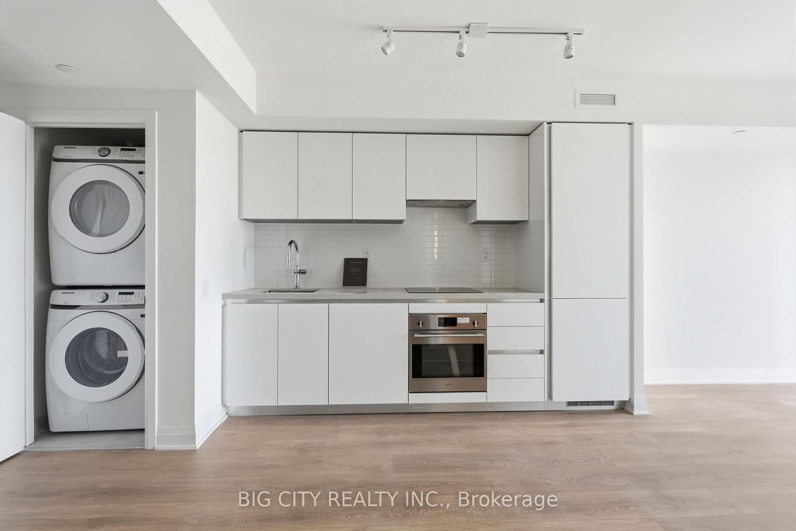 25 Frederick Todd Way, Unit 1609 thumbnail 6