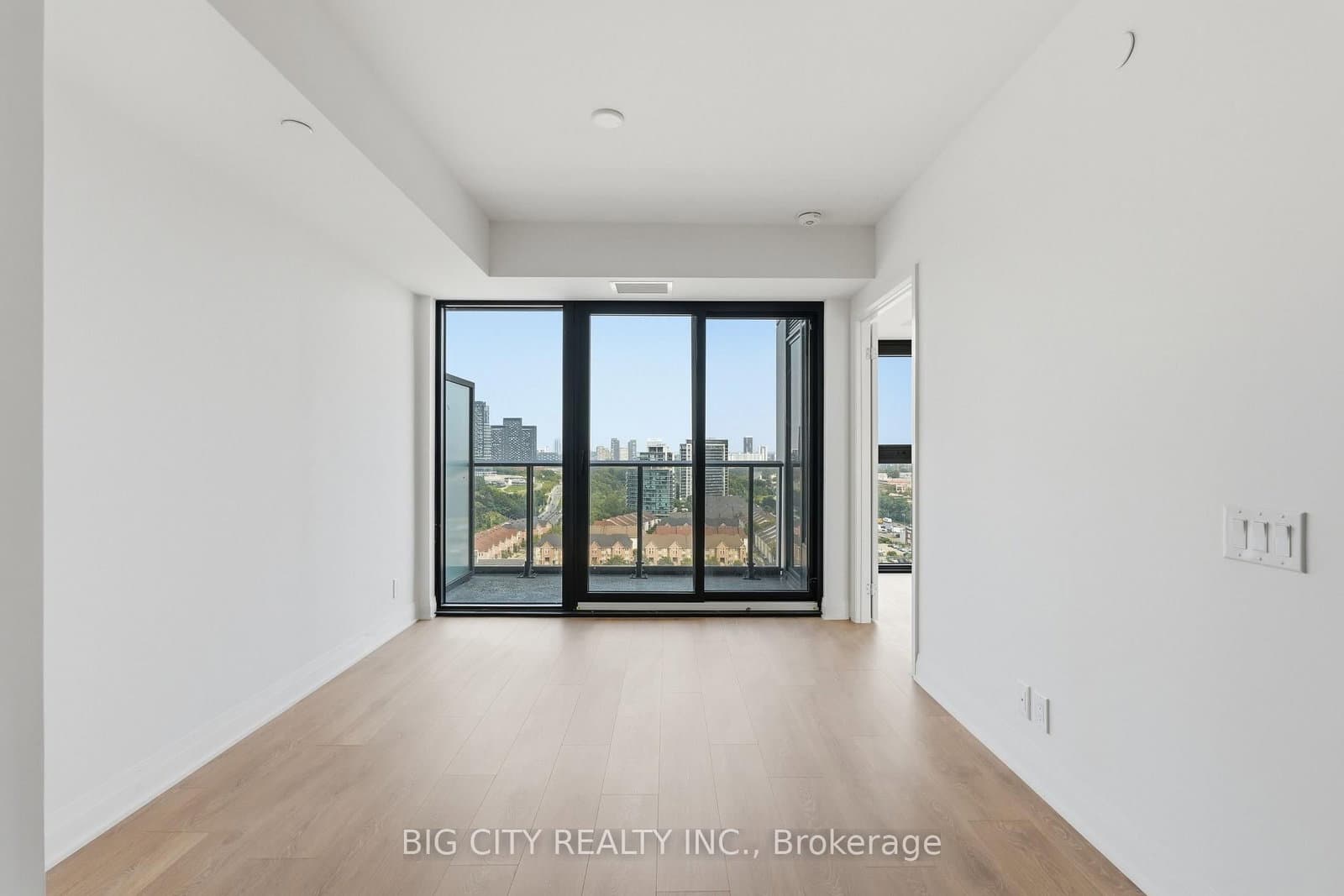 25 Frederick Todd Way, Unit 1609 thumbnail 8