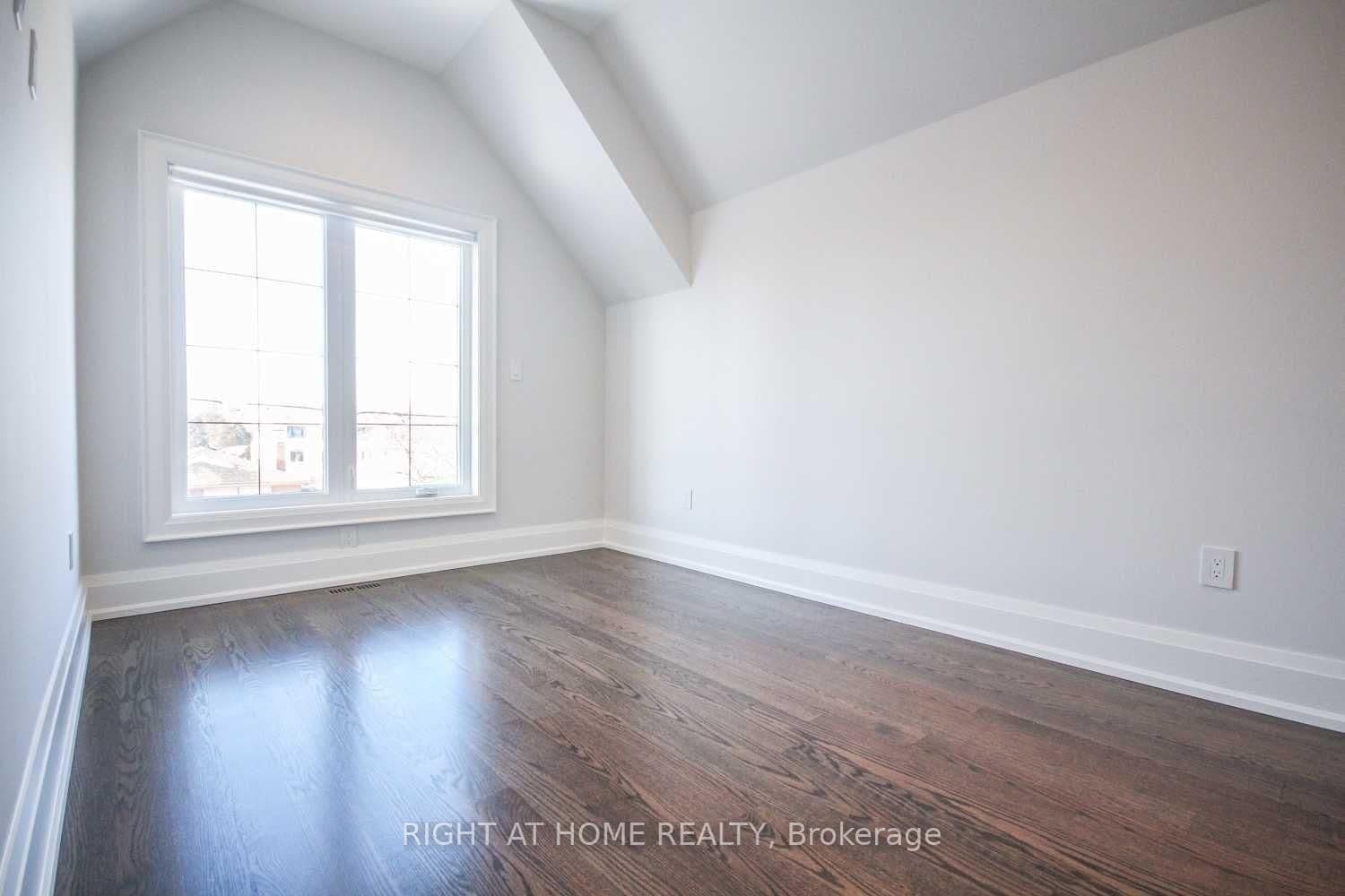 289 Connaught Avenue thumbnail 17