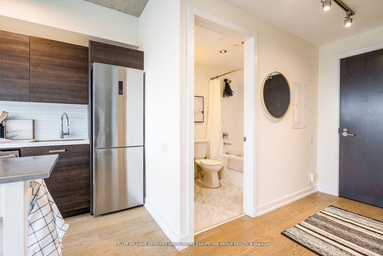 11 Charlotte Street, Unit 2004 thumbnail 18