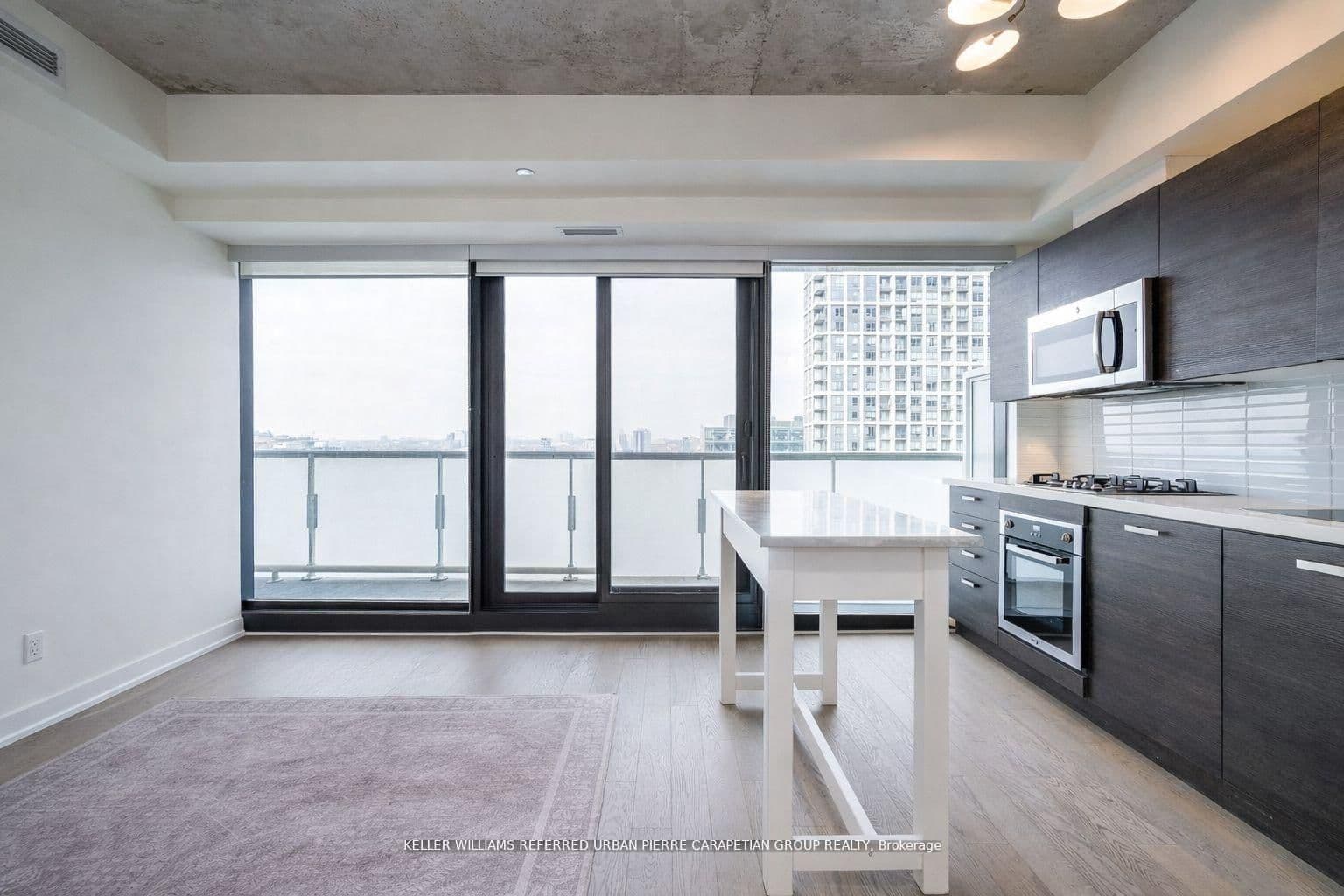 11 Charlotte Street, Unit 2004 thumbnail 6